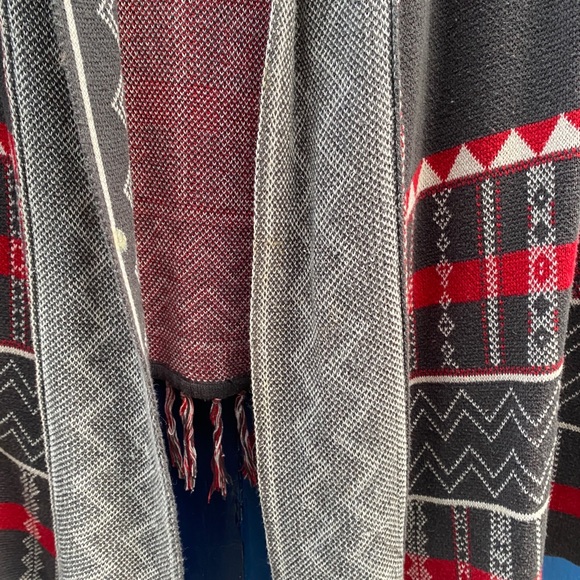 Billabong long vibrant Southwestern sweater with fringe - Picture 10 of 14